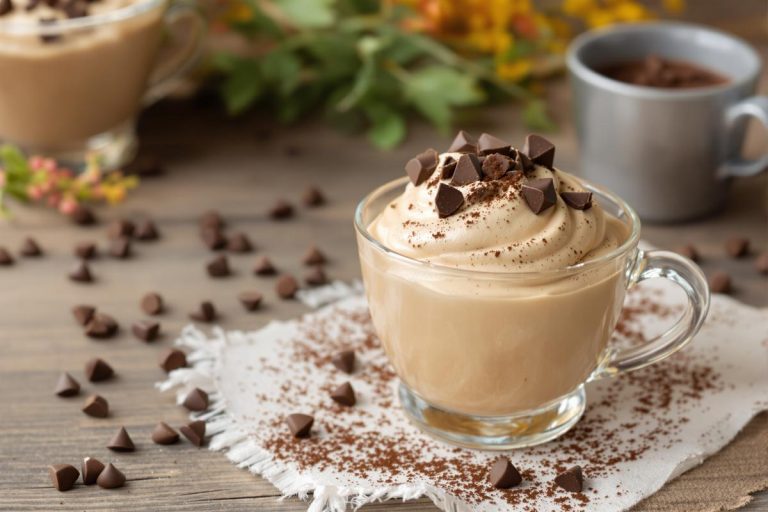 J'ai remplacé les flans et mousses du commerce par cette crème dessert au café maison : onctueuse, sans œufs et très facile à faire !.jpg